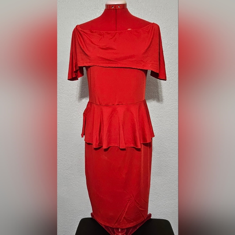 Lady in Red Off Shoulder Dress - Picture 4 of 4